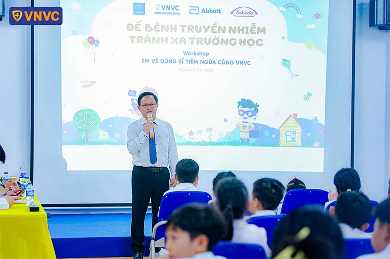 hình ảnh buổi workshop em vẽ dũng sĩ tiêm ngừa cùng vnvc tại thpt thanh bình