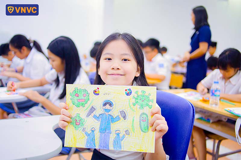 hình ảnh buổi workshop em vẽ dũng sĩ tiêm ngừa cùng vnvc tại thpt thanh bình