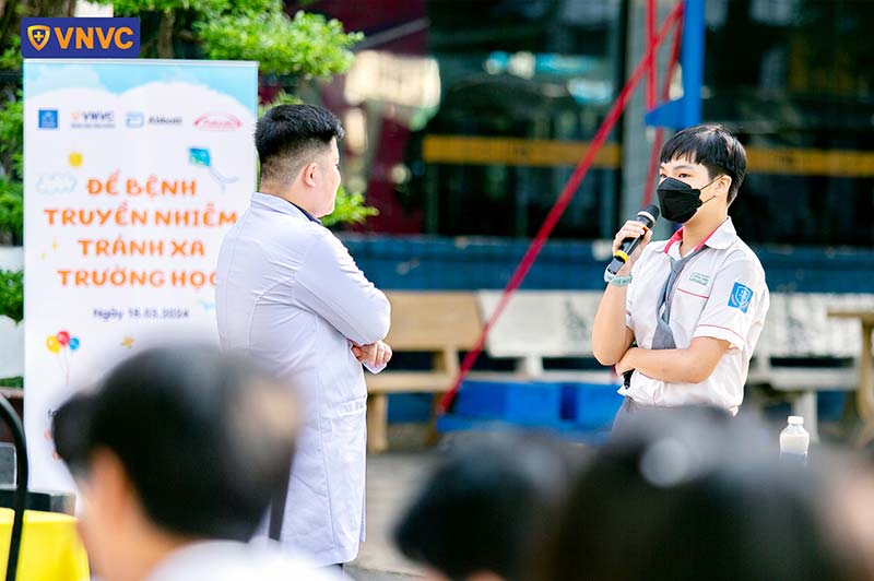 hình ảnh workshop em vẽ dũng sĩ tiêm ngừa thanh bình