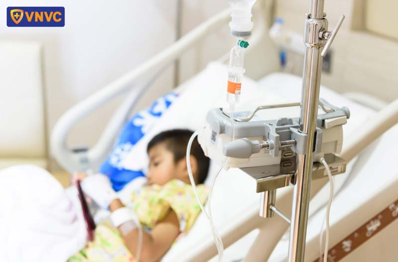 bé đang bị bệnh nặng
