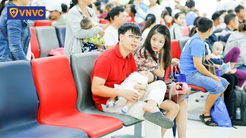 khách hàng tiêm chủng tại vnvc