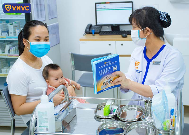 tiêm chủng để tăng đề kháng cho bé