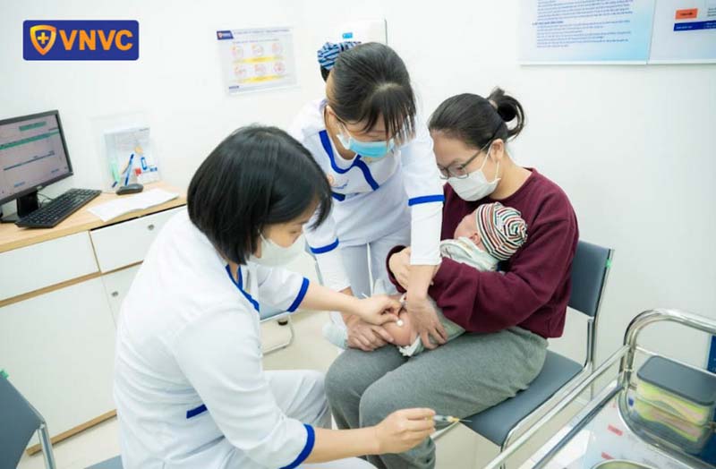 tiêm chủng vắc xin cho trẻ em