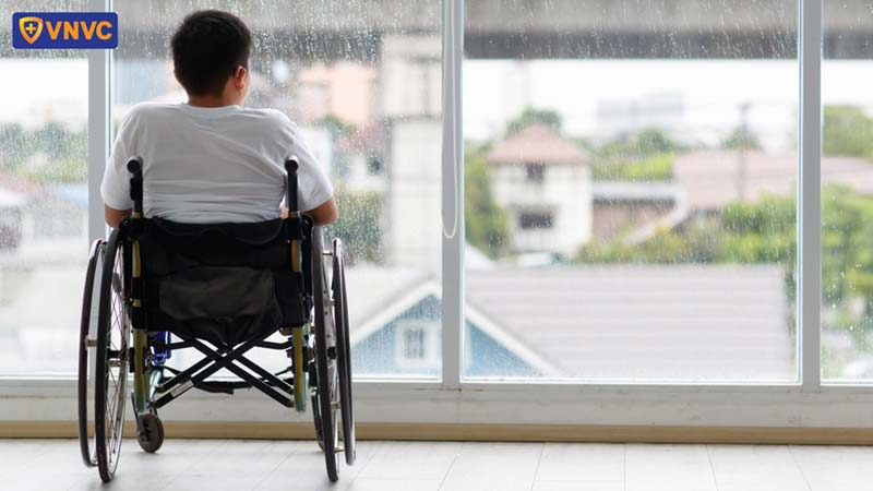 trẻ mắc bệnh bại liệt