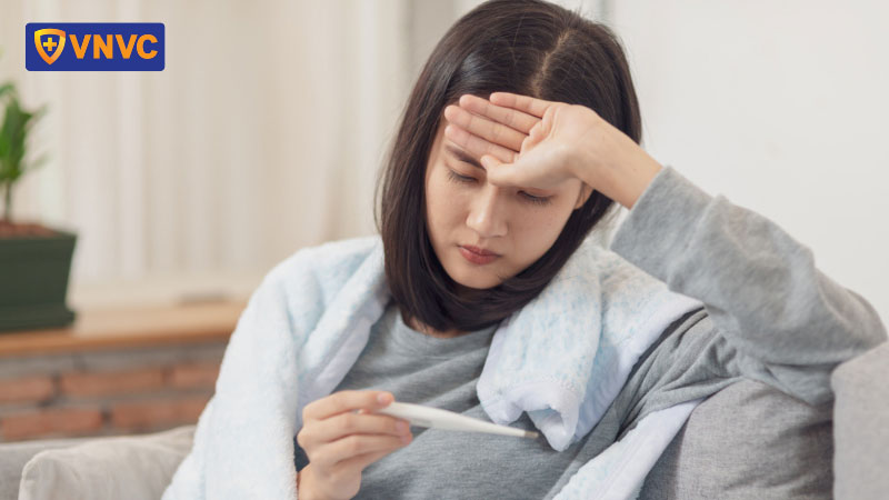 miễn dịch không đặc hiệu có thể gây sốt