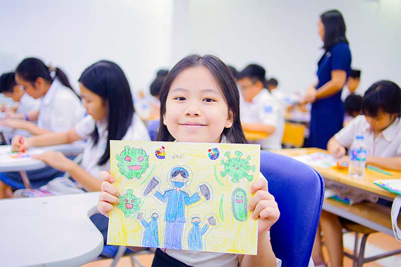 em vẽ dũng sĩ tiêm ngừa cùng vnvc
