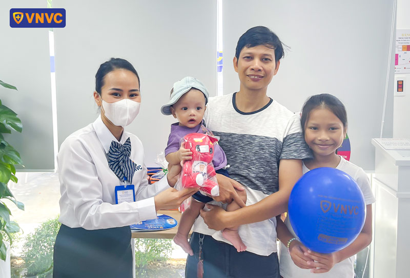 khách tiêm chủng tại vnvc hương thủy