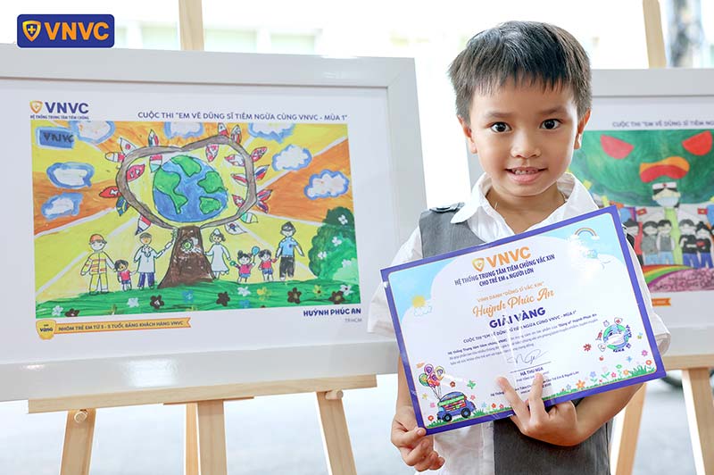 lễ tổng kết em vẽ dũng sĩ tiêm ngừa