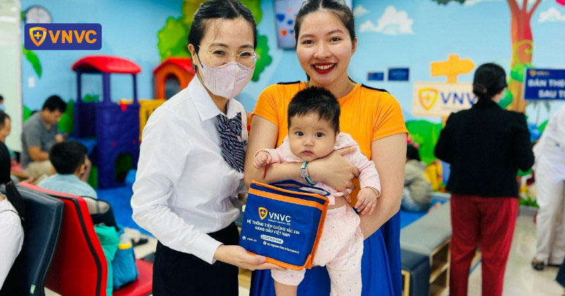 vnvc tặng quà trẻ em