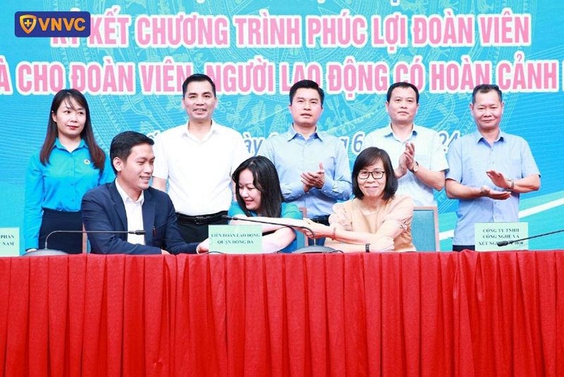 vnvc trao tặng vắc xin