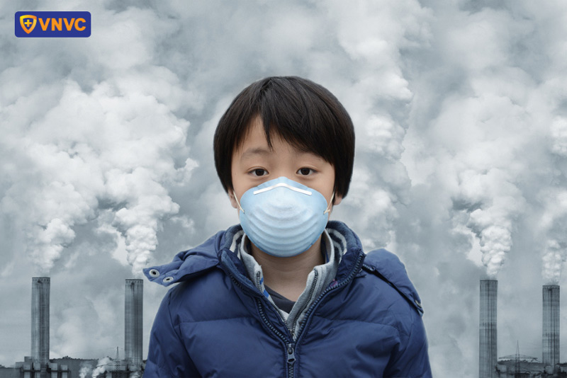 bé bị khò khè có chích ngừa được không