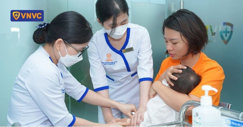 tiêm chủng vắc xin bạch hầu cho trẻ