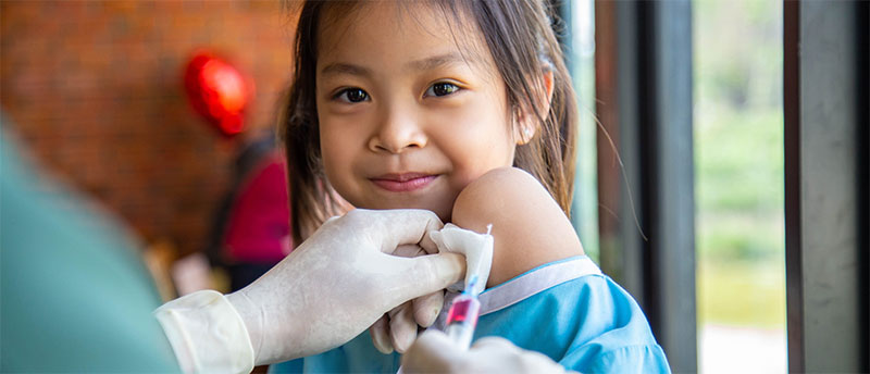 tiêm vaccine bảo vệ bản thân và cộng đồng