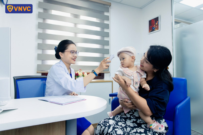bé tiêm chủng tại vnvc sunrise quận 7