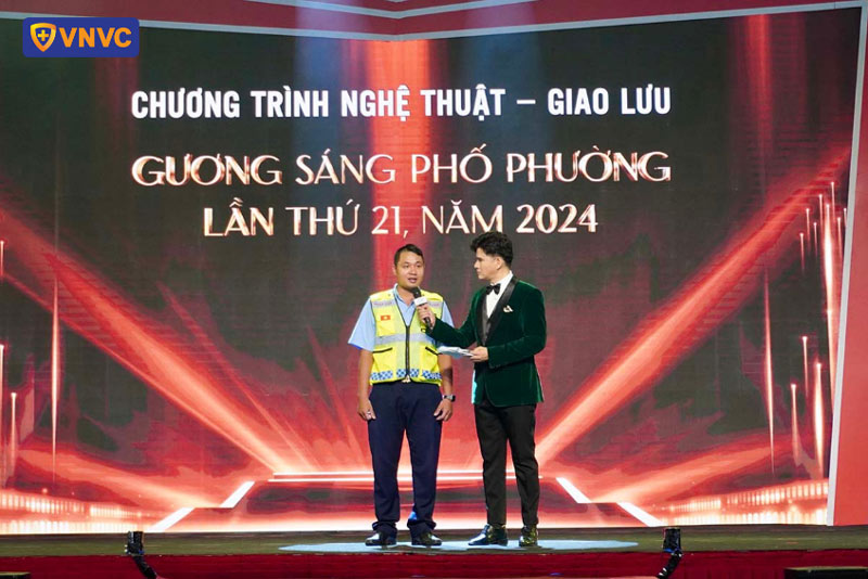 gương sáng phố phường