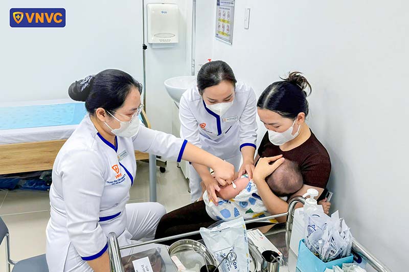 tiêm ngừa cho bé tại vnvc sông cầu