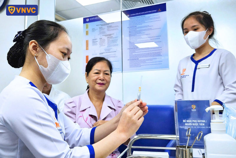 tiêm vắc xin phế cầu 23 cho người cao tuổi