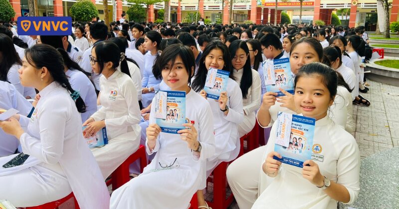 vắc xin cho học sinh sinh viên