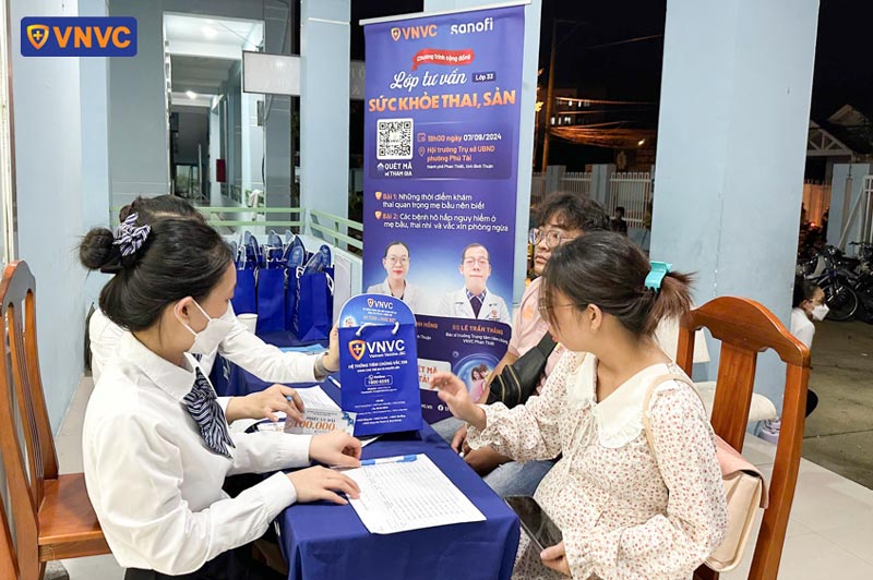 khách đăng ký tham gia lớp học tiền sản