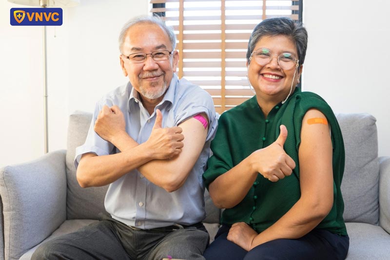 người lớn được tiêm phế cầu khuẩn