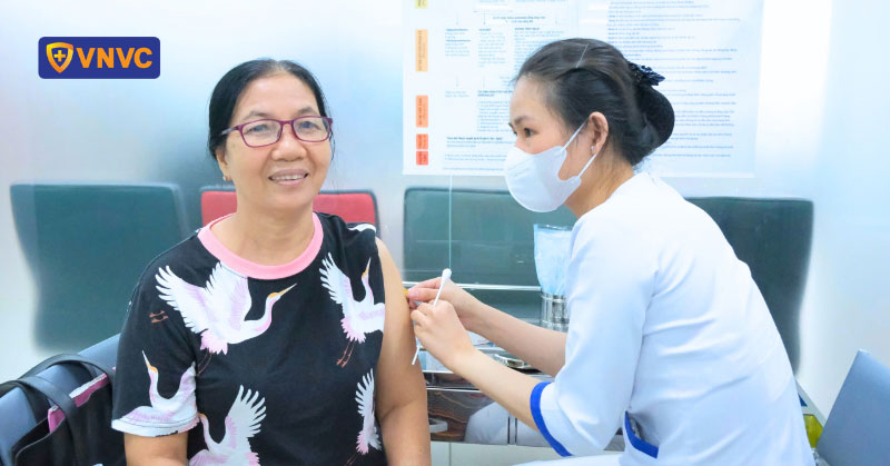 người tiêm vắc xin sốt xuất huyết