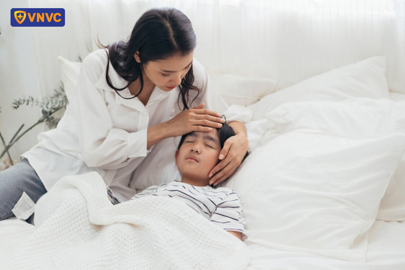 theo dõi triệu chứng sốt xuất huyết