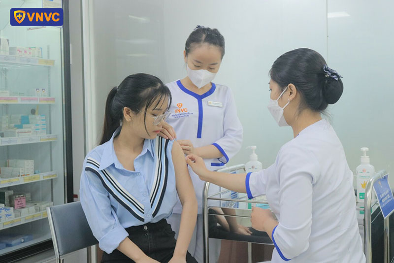 chích ngừa ung thư cổ tử cung