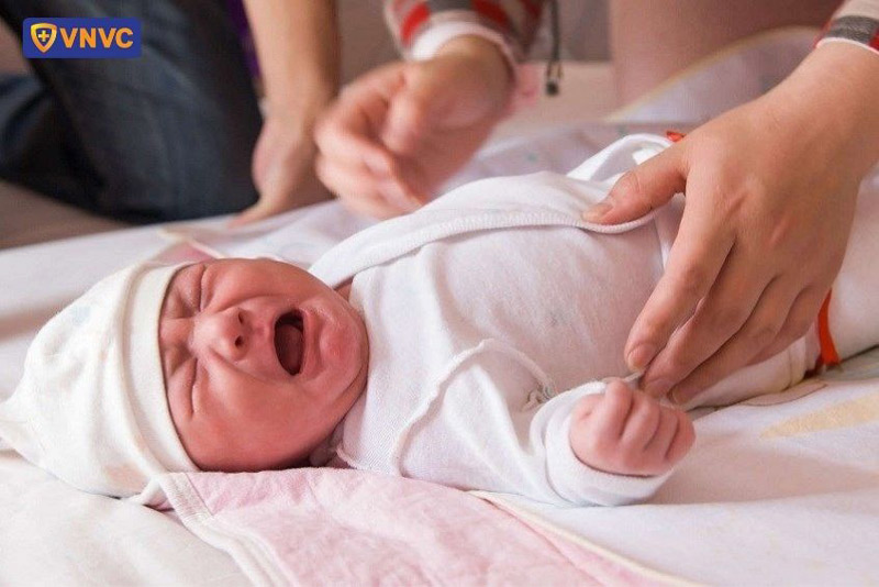 dấu hiệu nguy hiểm sốt xuất huyết ở trẻ dưới 1 tuổi