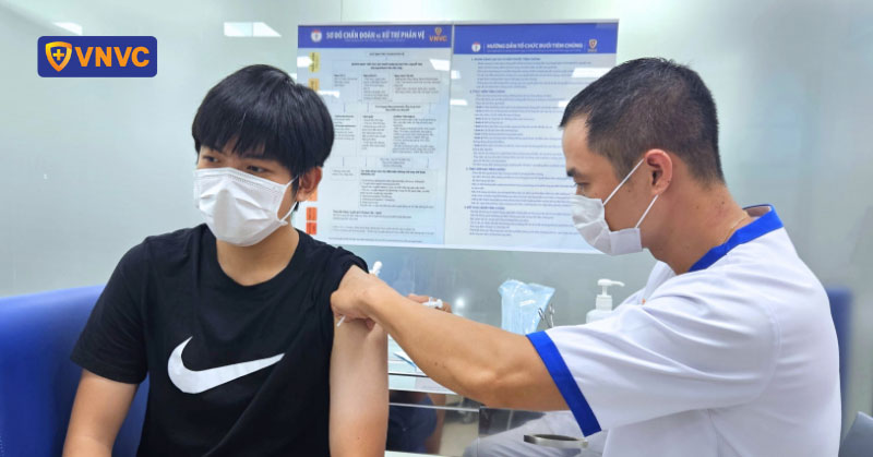 du học sinh tiêm vắc xin sốt xuất huyết
