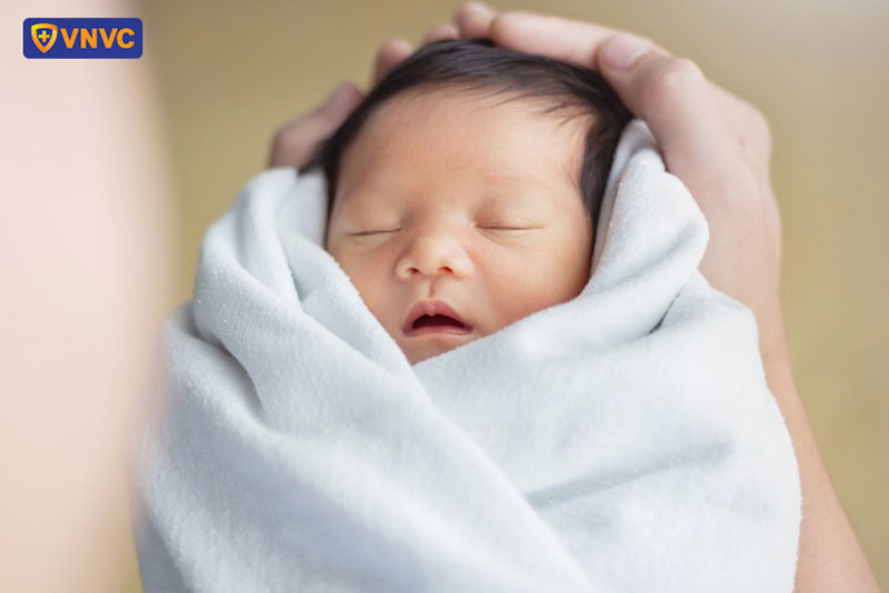 em bé sơ sinh