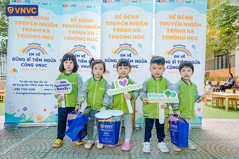 em vẽ dũng sĩ tiêm ngừa