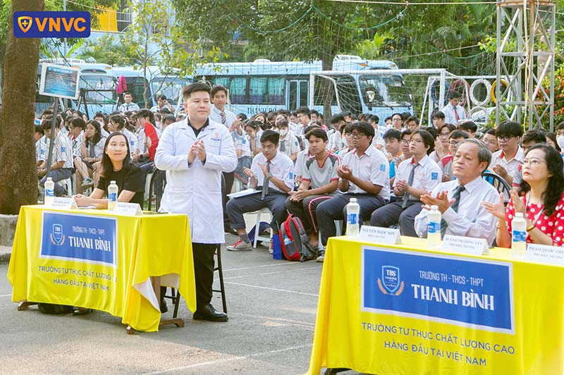 hình ảnh workshop em vẽ dũng sĩ tiêm ngừa thanh bình
