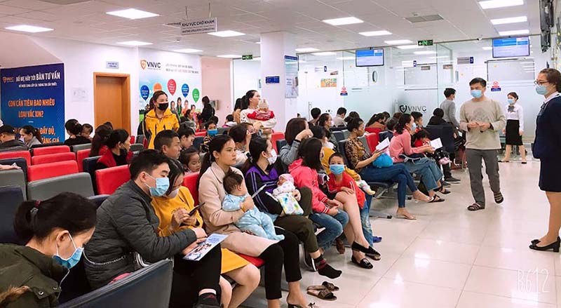 khách hàng tiêm chủng tại vnvc