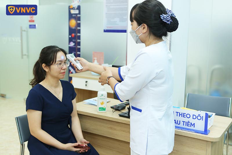 khám sàng lọc trước tiêm vắc xin ung thư cổ tử cung