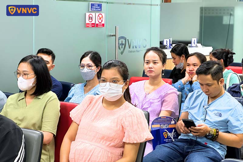 nhiều mẹ bầu đến tham gia