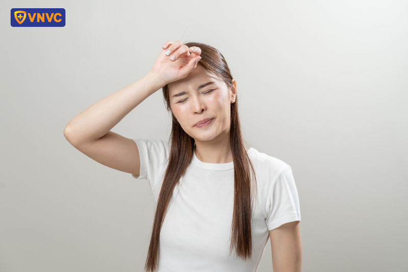 sốt xuất huyết bị đau đầu