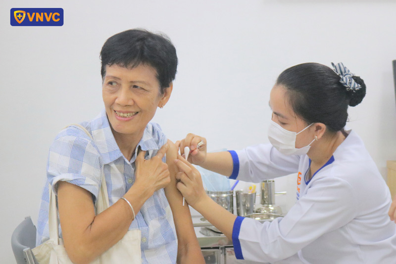 tiêm ngừa vắc xin cúm