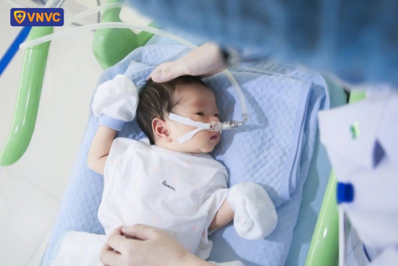 Viêm tiểu phế quản bội nhiễm ở trẻ sơ sinh gây nguy hiểm