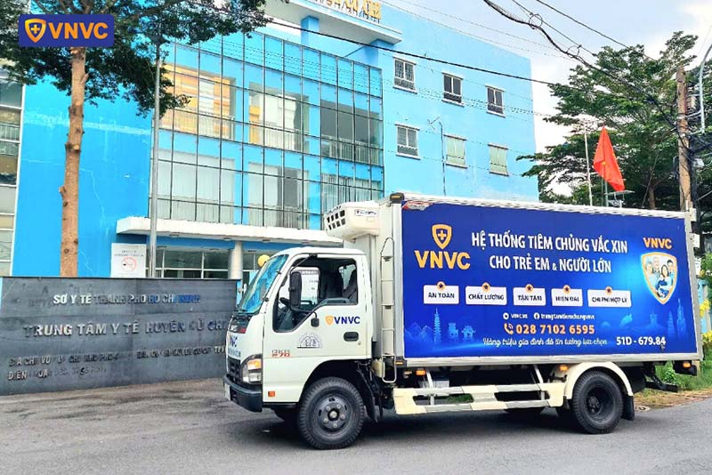 xe lạnh vận chuyển vắc xin của vnvc