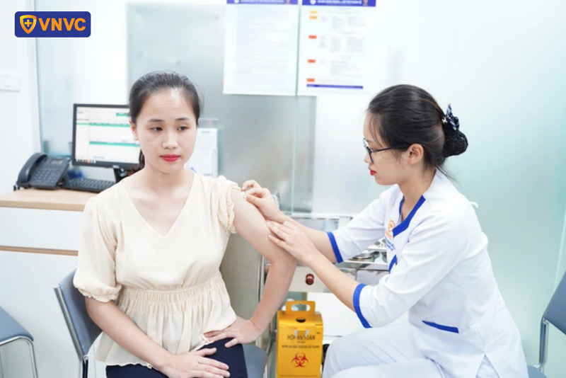 có nên tiêm vắc xin phế cầu 13 không