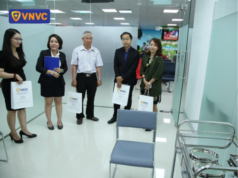 hình khai trương trung tâm tiêm chủng vnvc thành phố vinh