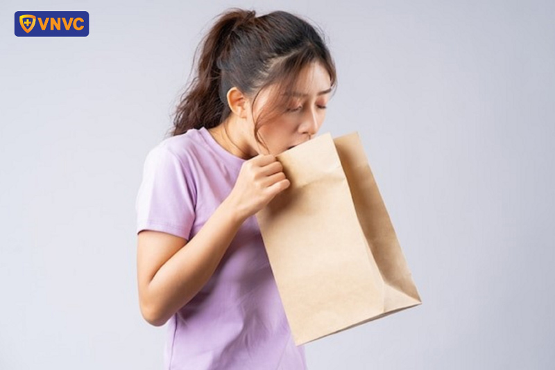 nôn khi bị sốt xuất huyết