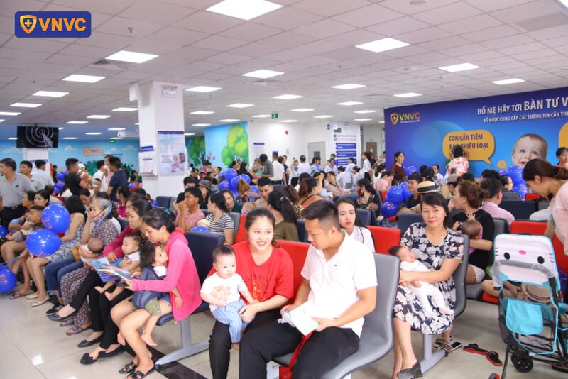 sẵn sàng phục vụ tiêm chủng cho hàng trăm lượt khách