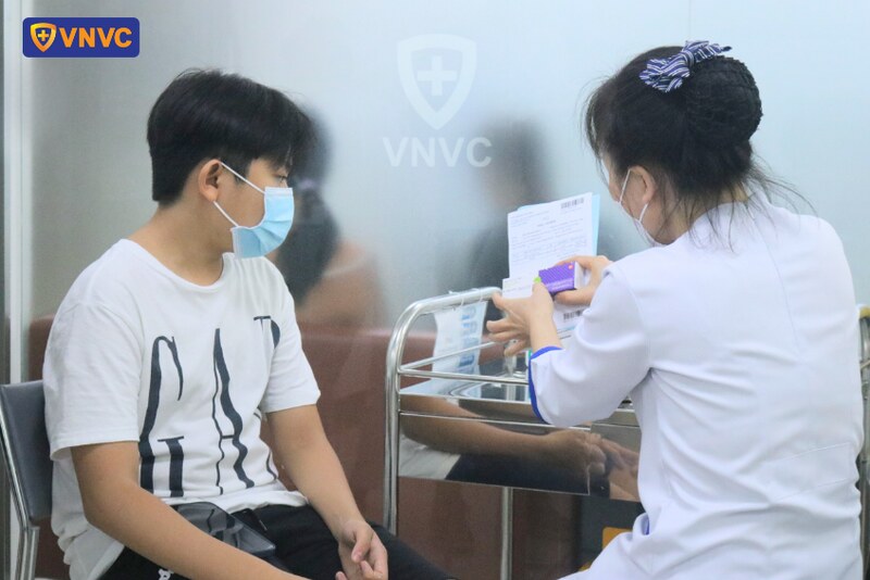 tiêm vắc xin 3 trong 1