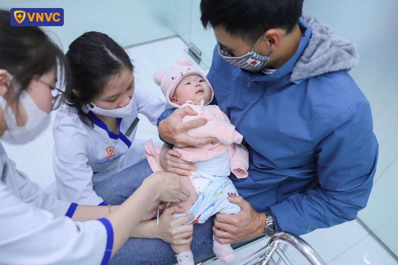 vacxin 6in1 của pháp hay bỉ tốt hơn