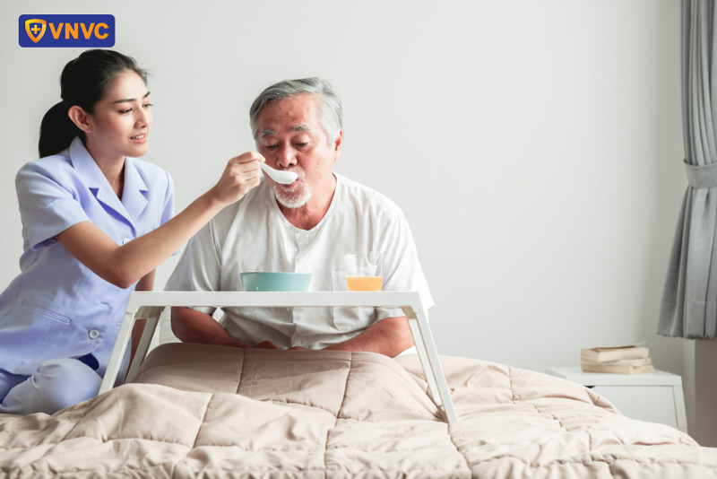 điều trị sốt xuất huyết cho người già