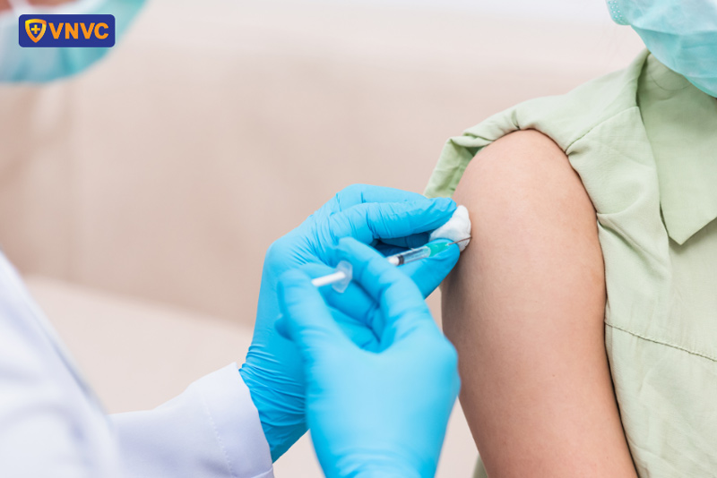 độ tuổi tiêm phòng vắc xin sốt xuất huyết