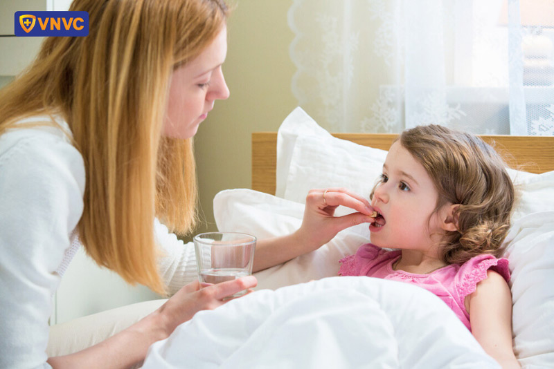 giảm sốt sau tiêm phế cầu 13