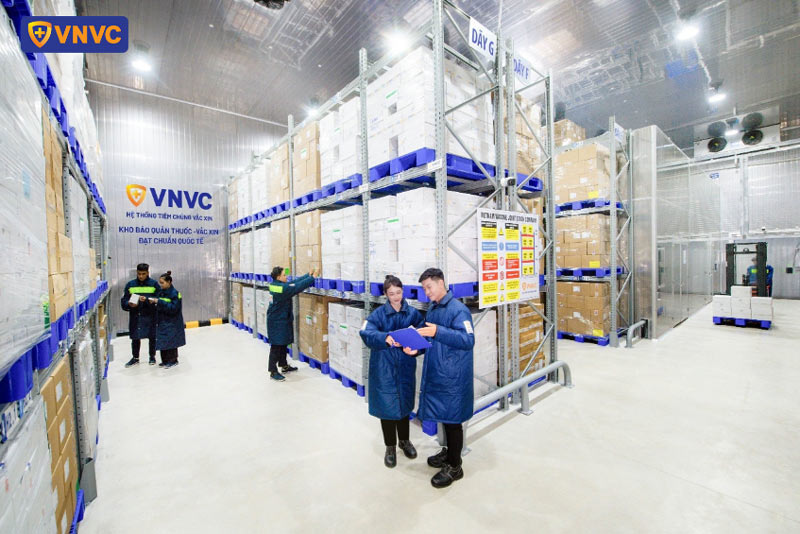 hệ thống kho lạnh hiện đại bảo quản vắc xin