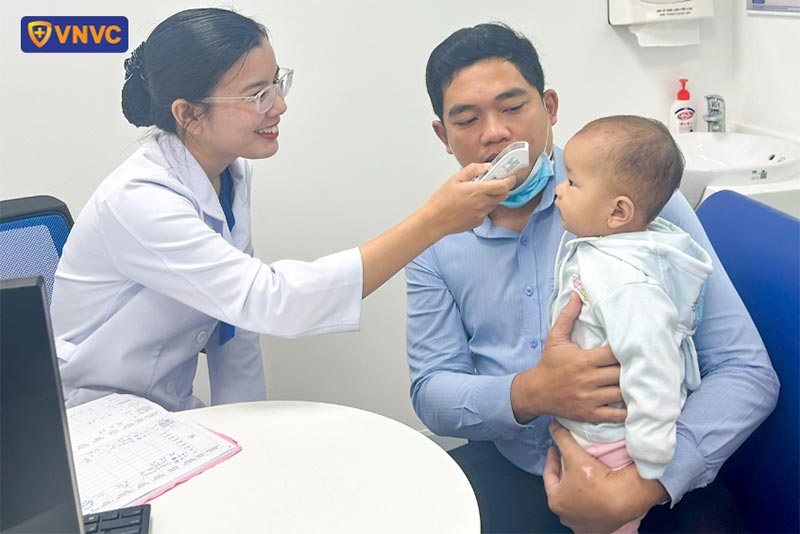 khám sàng lọc cho bé tại vnvc ba tri